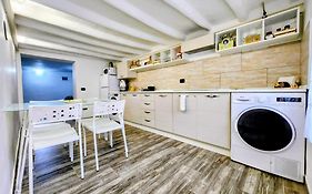 Don Vito's Home, DsG2 Short Lets, 250 mt Metrò